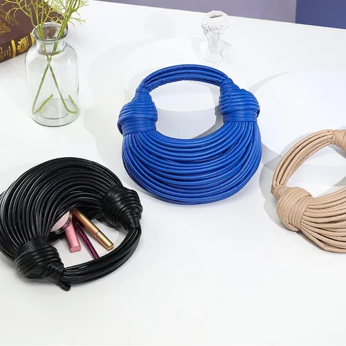 Vista 8 de Bolsos tejidos para mujer, bolso de mensajero tejido a mano, bolso de mano con asa suave, tejido de fideos creativos en las axilas