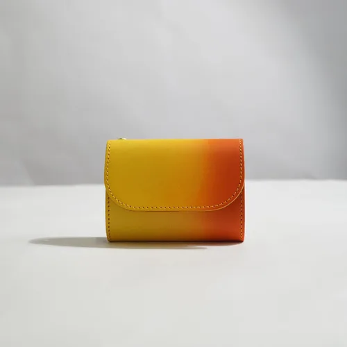Vista 2 de Cartera pequeña para hombres y mujeres minimalista delgado tarjetero monedero hecho en Kioto, Japón, Naranja, Teñido degradado