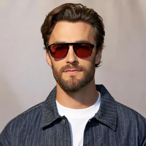 Vista 3 de wearme Pro - Lentes de sol polarizados, estilo aviador moderno, con un puente, cuadrados, para hombre Lente tintada negra/roja