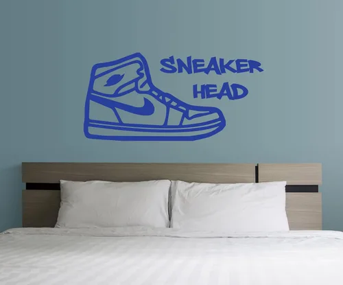 Vista 2 de Calcomanía de pared de vinilo con silueta de tenis – Decoración personalizable para el hogar o la pared de zapatos – Decoración de pared