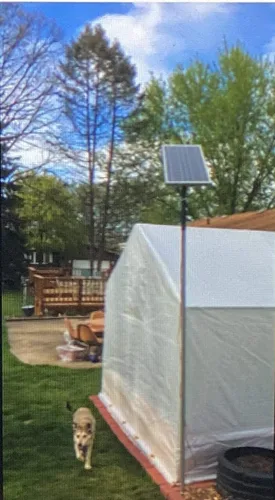Vista 2 de Amtrak Solar Ventilador de caja de 20 pulgadas con interruptor de encendido/apagado, un mango, panel solar de 100 vatios. Ideal para ventanas