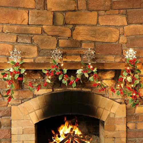 Vista 4 de Guirnalda de Navidad iluminada de bayas rojas de 9 pies, guirnalda de Navidad operada por batería con luces, guirnalda artificial flexible