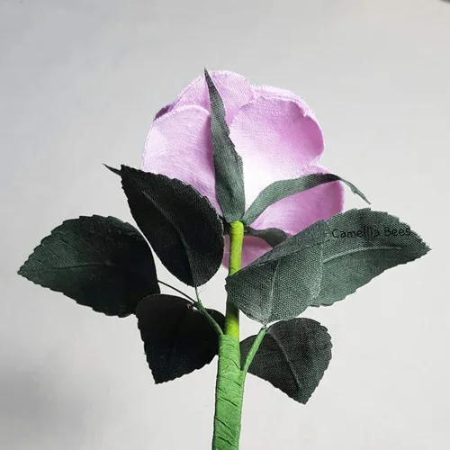 Vista 7 de Camellia Bees Rosa de lino número 4 para esposa y marido, flor de lino hecha a mano para aniversario de boda de 4 años, día de San Valentín, día