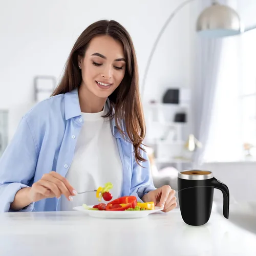 Vista 7 de Taza de café con agitación magnética automática, taza giratoria para mezcla en casa, oficina y viaje, divertida taza eléctrica de acero inoxidable