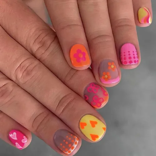 Vista 28 de Uñas postizas a presión con punta francesa, uñas postizas cuadradas cortas con diseños de cuentas de flores 3D, uñas blancas a presión, uñas Blanco