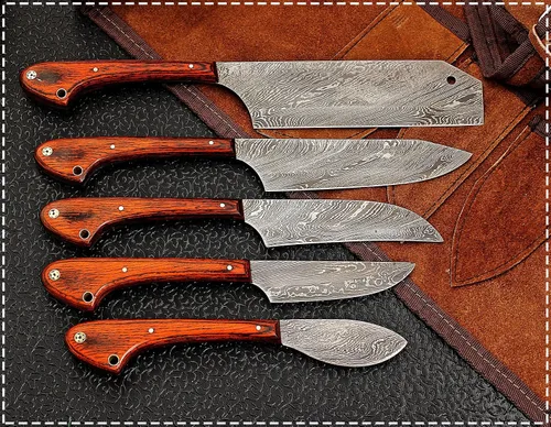 Vista 2 de 1033. Set de 5 cuchillos de chef de acero de damasco hechos a mano. Con funda de 5 bolsillos enrollable., Rojo