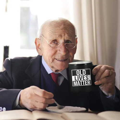 Vista 5 de DU VINO Old Lives Matter Taza de café de 11 onzas, divertido regalo de cumpleaños o jubilación para personas mayores mayores, regalo de broma