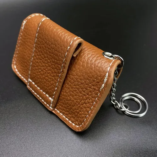 Vista 2 de Brigiani Llavero de cuero para hombre para cinturón, 3.5 x 2.3 x 1.1 pulgadas, compatible con Nissan VW, Audi, Kia, Honda, Land Rover, Chevy, FOB