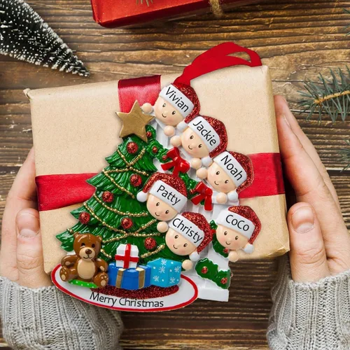 Vista 7 de Adornos de Navidad familiares personalizados con nombre para la familia de 2 banderines personalizados para árbol de Navidad, adorno de Navidad