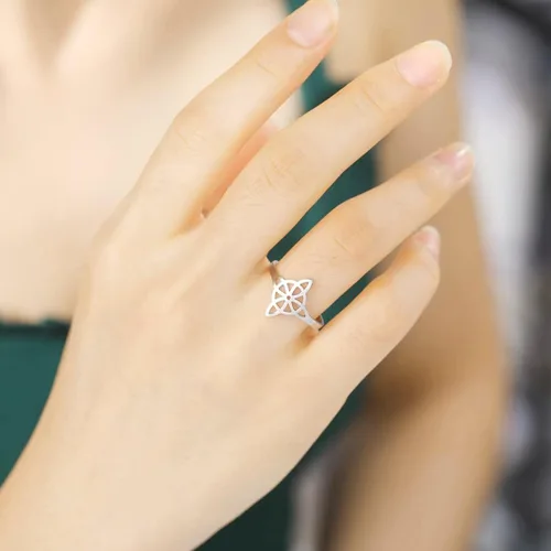 Vista 16 de UNIFT Anillo de nudo de bruja para mujer, de acero inoxidable, estilo geométrico, elegante, elegante, irlandés, nudo celta, ajustable, anillo