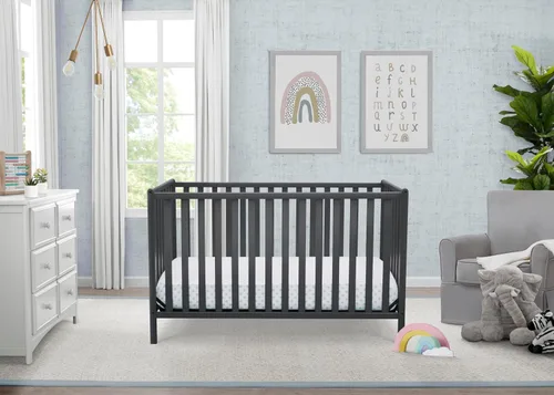 Vista 2 de Delta Children Heartland Cuna convertible 4 en 1 - Certificado Greenguard Gold, color gris carbón