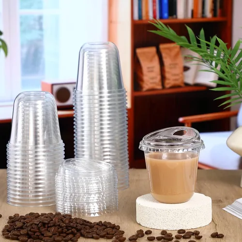 Vista 2 de Baderke 100 vasos de plástico con tapas para sorber, fondo redondo, vasos de café de plástico desechables con tapas, tazas de cristal transparentes