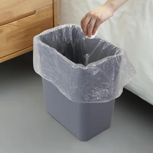 Vista 7 de Paquete de 3 cubos de basura grises de 4.5 galones, contenedor de basura Construcción de plástico resistente, forma rectangular que ahorra