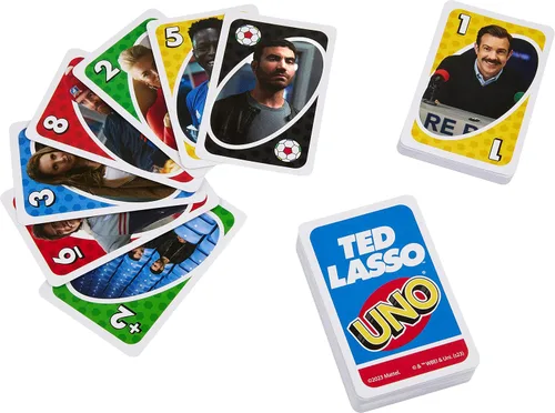 Vista 3 de Mattel Games Juego de cartas UNO Ted Lasso para adolescentes y adultos inspirado en la popular serie para noche de juegos, viajes y camping