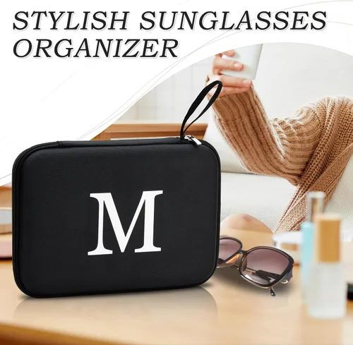Vista 6 de Estuche organizador de lentes de sol duro con inicial personalizada de EVA, regalos de cumpleaños para mujeres y hombres con mosquetón de metal