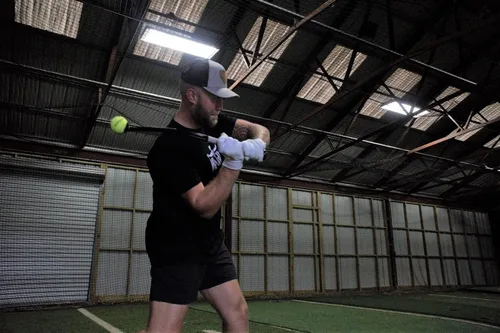 Vista 3 de Marv Swing Path Trainer para bateadores de béisbol y sóftbol - Mango de entrenamiento de bateo y bateo