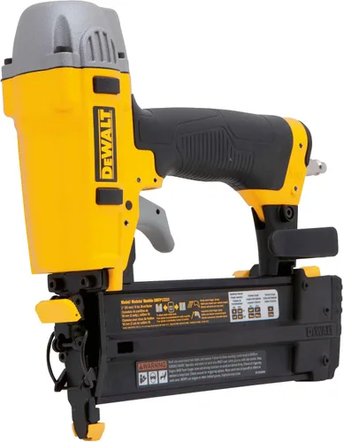 Vista 5 de DEWALT Juego de compresor de aire Pancake con PSI máx. de 165 y 2.6 CFM @ 90 PSI y clavadora de puntilla de calibre 18