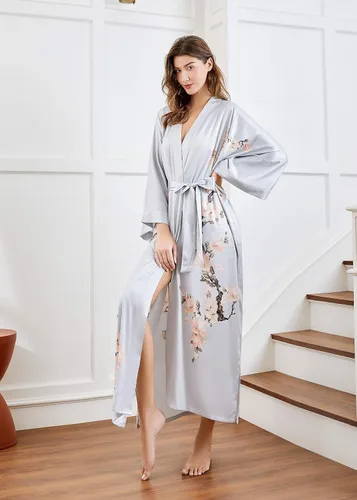 Vista 5 de BABEYOND Kimono bata larga de satén floral para dormir, bata de baño para soltera.