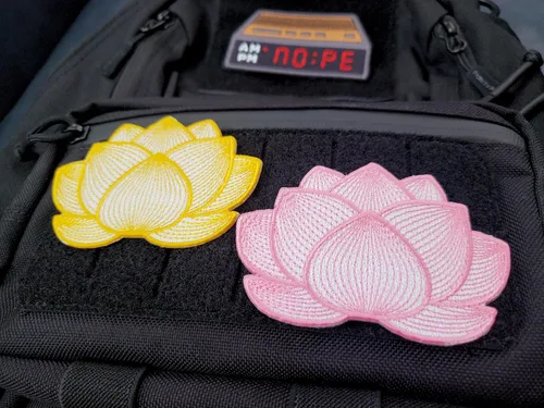 Vista 2 de Kolorspun Parche de flor de loto - Gancho y bucle táctico moral parche (rosa)