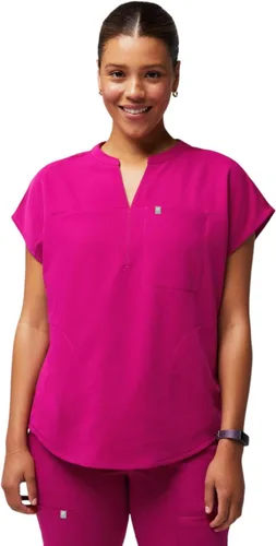 Vista 10 de Fabletics Camiseta médica Evolve de 3 bolsillos para mujer con un ajuste de gran tamaño, MotionTech, elástica en 4 direcciones, resistente a