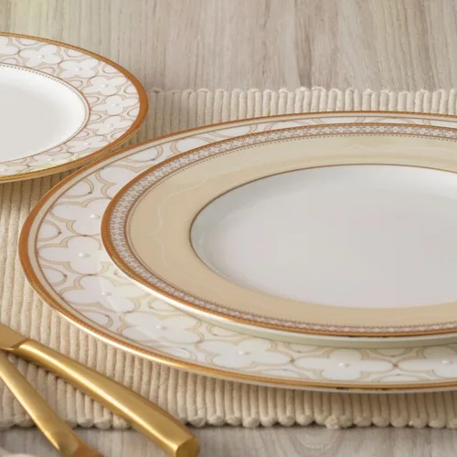 Vista 4 de Noritake Trefolio Gold - Juego de 5 piezas para 1