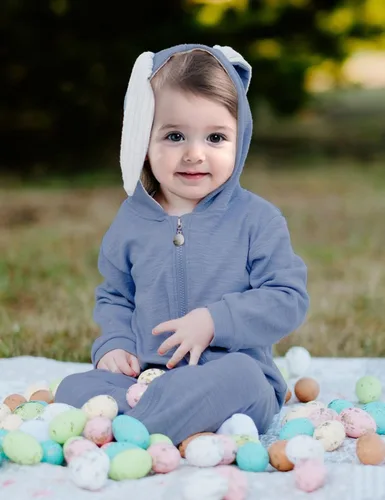 Vista 2 de AGQT Disfraz de conejo para bebé, de una pieza, con orejas de conejo 3D, disfraz de Halloween, talla 0-24 meses