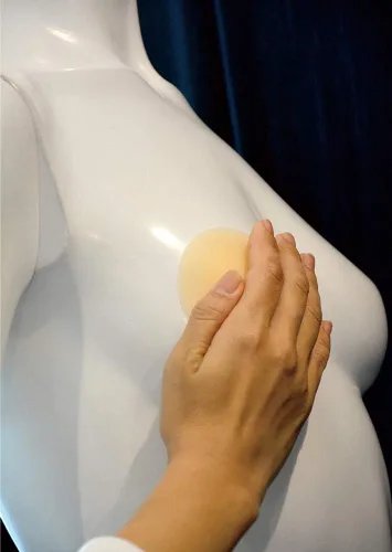 Vista 7 de No Adhesive Reusable Silicone Nipple Covers