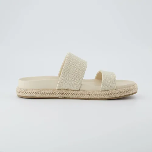Vista 4 de CUSHIONAIRE Sandalia Niles Alpargata con plantilla + Comfort, anchos disponibles