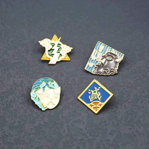 Vista 3 de Cualque Broche de anime de demonio Kimetsu no Yaiba personajes de metal alfileres esmaltados accesorios de cosplay regalos de joyería