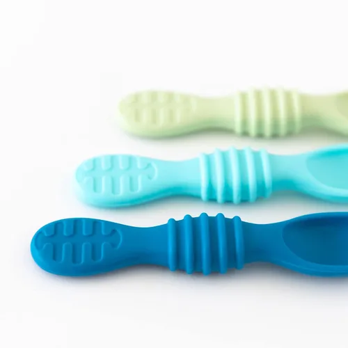 Vista 2 de Bumkins Juego de utensilios para bebé, cucharas de entrenamiento de silicona para sumergir, punta suave, autoalimentación, masticar, destete LED