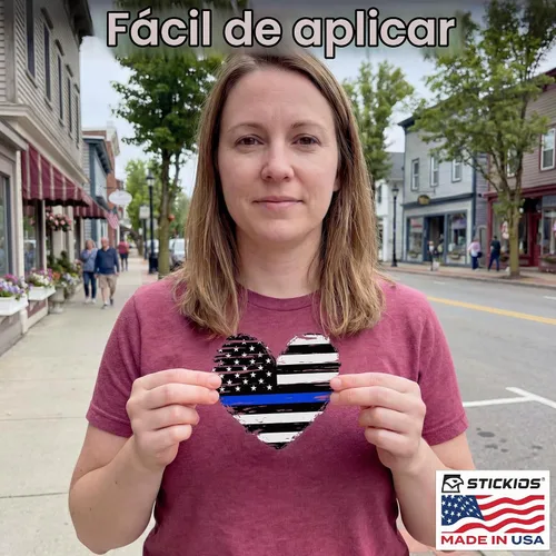 Vista 2 de Stickios Pegatina de la bandera estadounidense hecha jirones con forma de corazón de línea azul, fabricada en Estados Unidos
