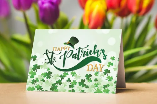 Vista 8 de Stonehouse Collection Surtido de tarjetas de felicitación del día de San Patricio, tarjetas irlandesas de la suerte, trébol, duende, decoraciones
