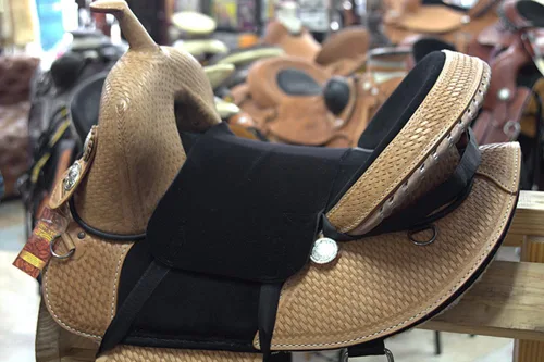 Vista 5 de HILASON Western Funda Antideslizante con Agarre para Asiento de Silla de Montar de Caballo para Equitación Fabricada en Estados Unidos