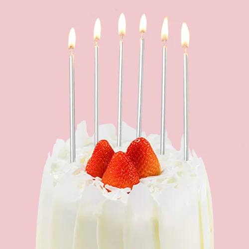 Vista 4 de 24 velas largas y delgadas plateadas para tartas, velas metálicas para tartas en soportes para cupcakes, bodas, fiestas, tartas, cumpleaños