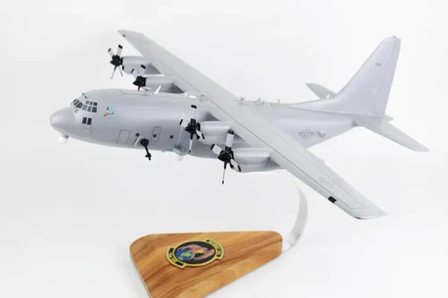 Vista 6 de Lockheed Martin® AC-130W, 73d SOS, modelo a escala de caoba 1/74 (21")