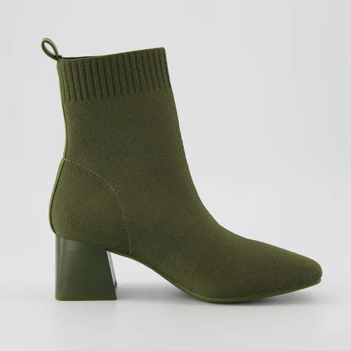 Vista 4 de CUSHIONAIRE Botas Milo Stretch para mujer + espuma viscoelástica, anchos disponibles