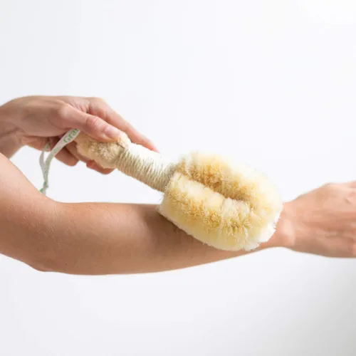 Vista 8 de GranNaturals Cepillo de sisal para piel y cuerpo para baño y ducha Fibras naturales para mejorar la circulación sanguínea, exfoliar la piel