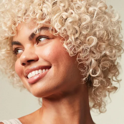 Vista 4 de Paul Mitchell Platinum Blonde Violet Shampoo, Banishes Brass + Brightens, Ideal for Light to Medium Blonde, Silver, Gray or White Hair