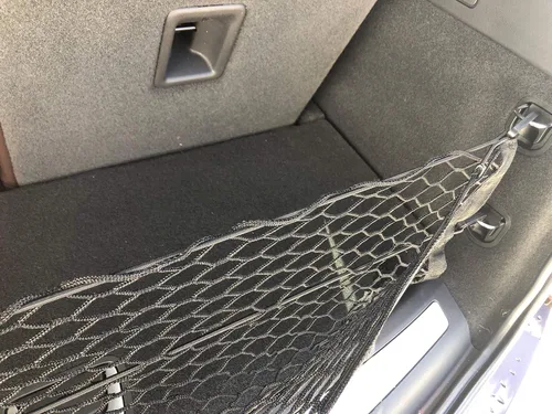 Vista 4 de Red de carga elástica para maletero estilo sobre para Cadillac XT6 2020-2025 – Organizadores de maletero premium y almacenamiento – Red de equipaje