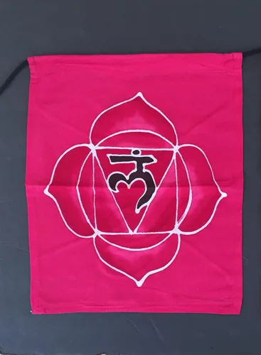 Vista 3 de Bandera tibetana de oración de chakras para colgar en la pared, decoración de meditación de yoga con 7 chakras, pintada con batik, tamaño XLG