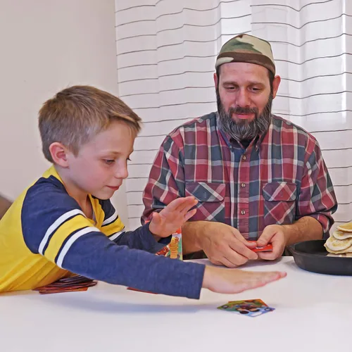 Vista 13 de Continuum Games Slap Jack Flap Jacks - Juego de cartas para niños a partir de 4 años