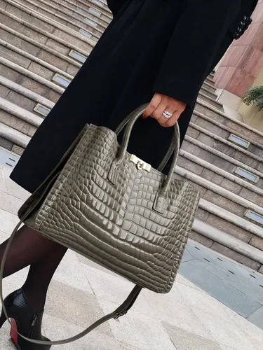 Vista 2 de Bolso de cuero genuino de las mujeres del bolso brillante del cocodrilo patrón de gran capacidad, bolso de viaje de un solo hombro