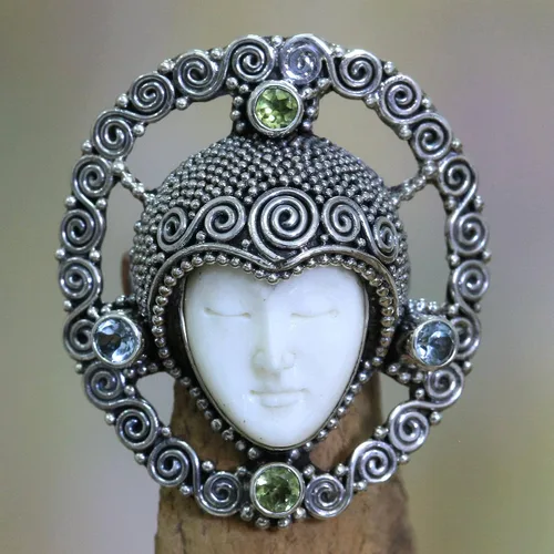 Vista 4 de NOVICA Anillo de cóctel de plata de ley 925 con topacio azul y peridoto