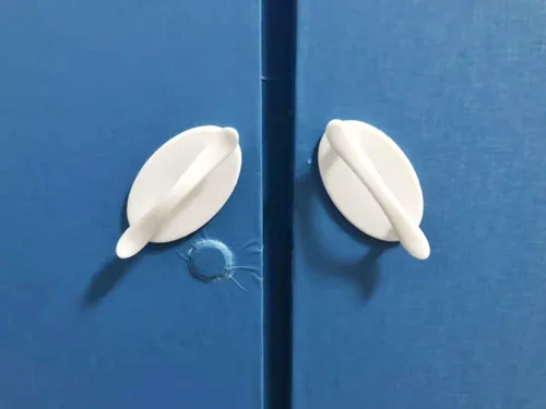 Vista 5 de 4 manijas autoadhesivas blancas para puertas correderas, manijas de gabinete para despegar y pegar sin taladro, perillas adhesivas para puertas