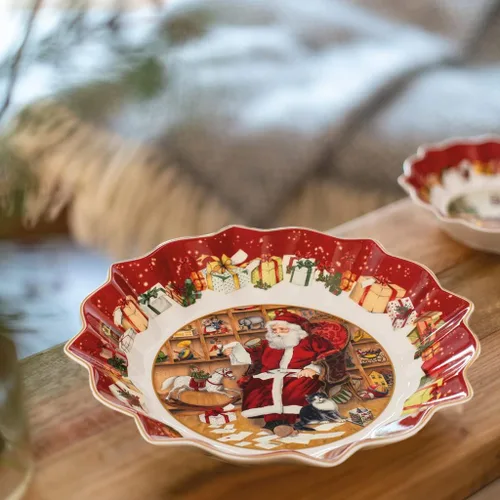 Vista 3 de Villeroy & Boch 14-8332-3635 Plato de repostería, Porcelana, Rojo Red porcelain pastry plate, festive holiday design, perfect for serving