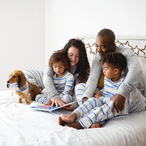 Vista 3 de Burt's Bees Baby - Conjuntos de pijamas de Navidad familiares a juego, de algodón orgánico, para niños, bebés, mujeres y adultos