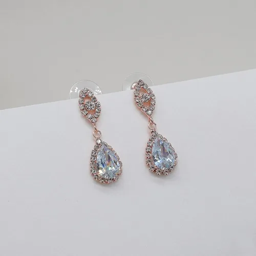 Vista 3 de UDYLGOON Juego de aretes de cristal con diamantes de imitación para dama de honor, novia, boda, baile de graduación, Metal, cristal Circonita cúbica