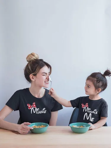Vista 3 de 2 Shirts- disney fan Mommy and Me Minnie Shirts, family matching, Minnie Me, matching mother daughter outfit mickey mouse mama