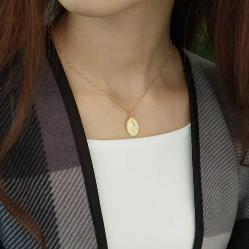 Vista 5 de Colgante de plata de ley 925 con diseño de Virgen María Cristiana y chapado en oro