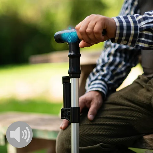 Vista 6 de Bastón Extensible con LED, Alarma y Mano Mecánica Hannde InnovaGoods